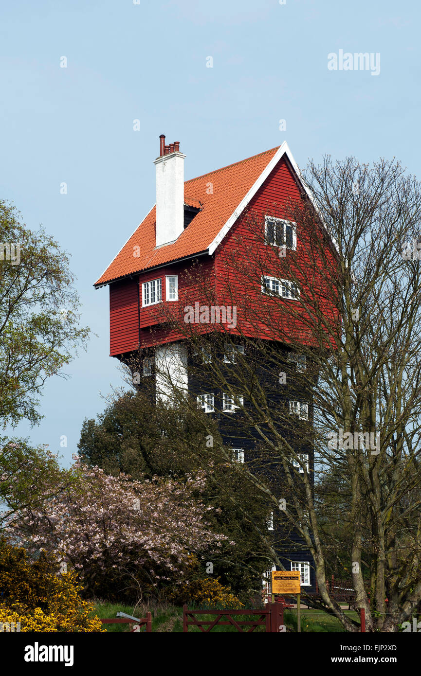 Ancien Chateau D Eau Transforme La Maison Dans Les Nuages Aldeburgh Suffolk England Gb Royaume Uni Europe Photo Stock Alamy