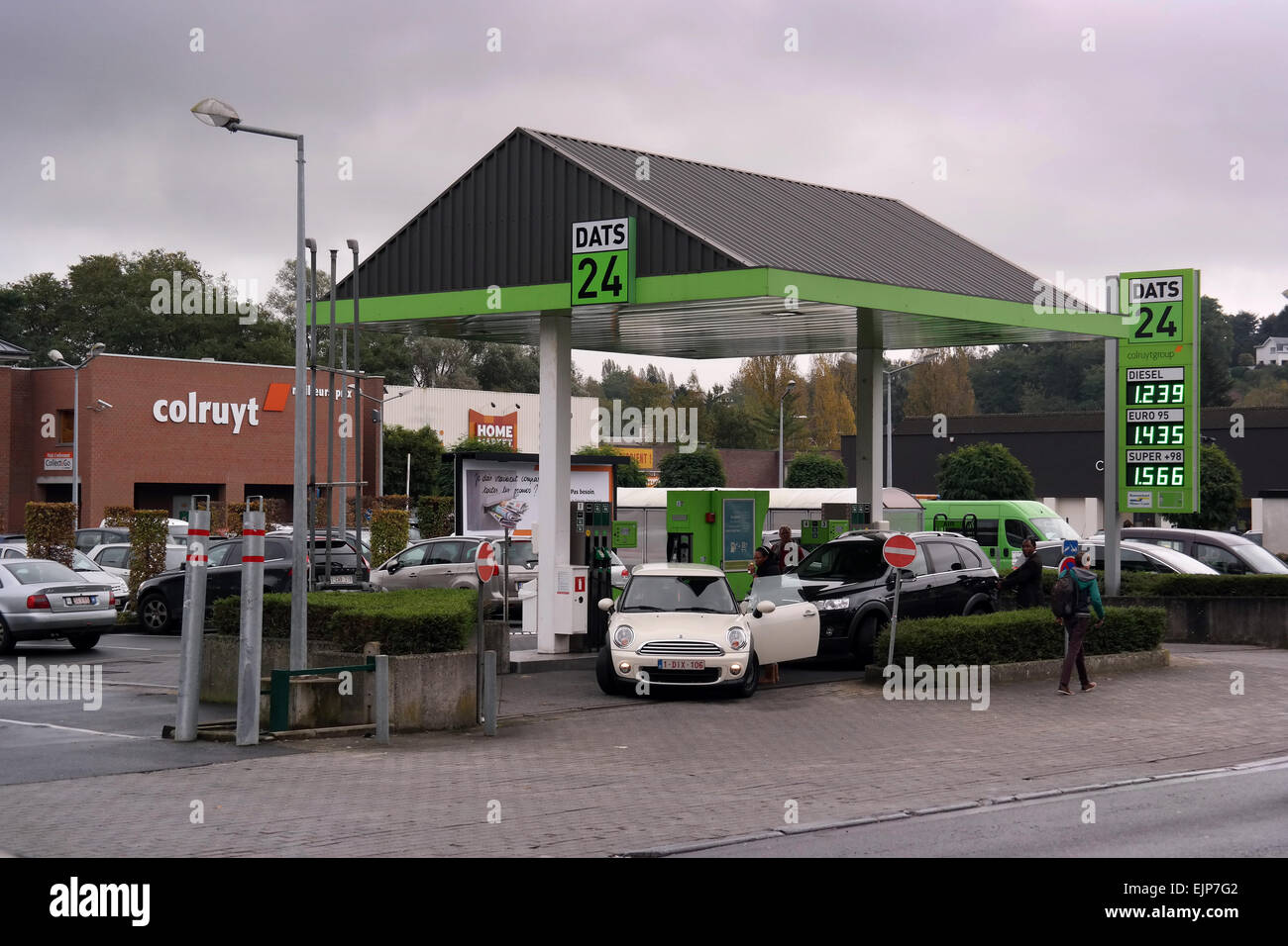 Petrol station shop belgium Banque de photographies et d’images à haute