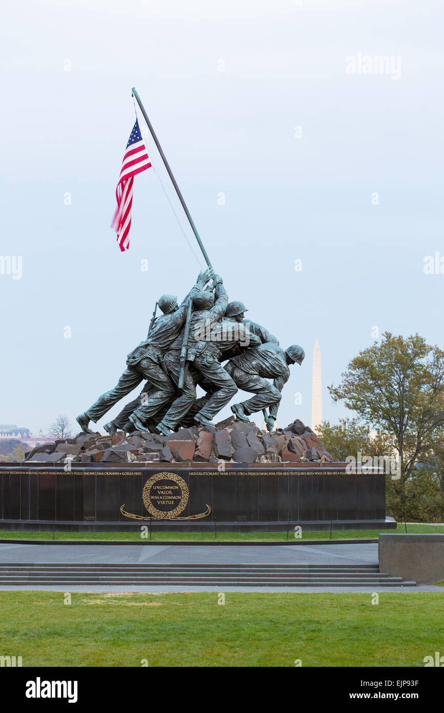 Statue d'Iwo Jima U S Mémorial de la Marine, le Cimetière National d'Arlington, à Washington DC, USA Banque D'Images