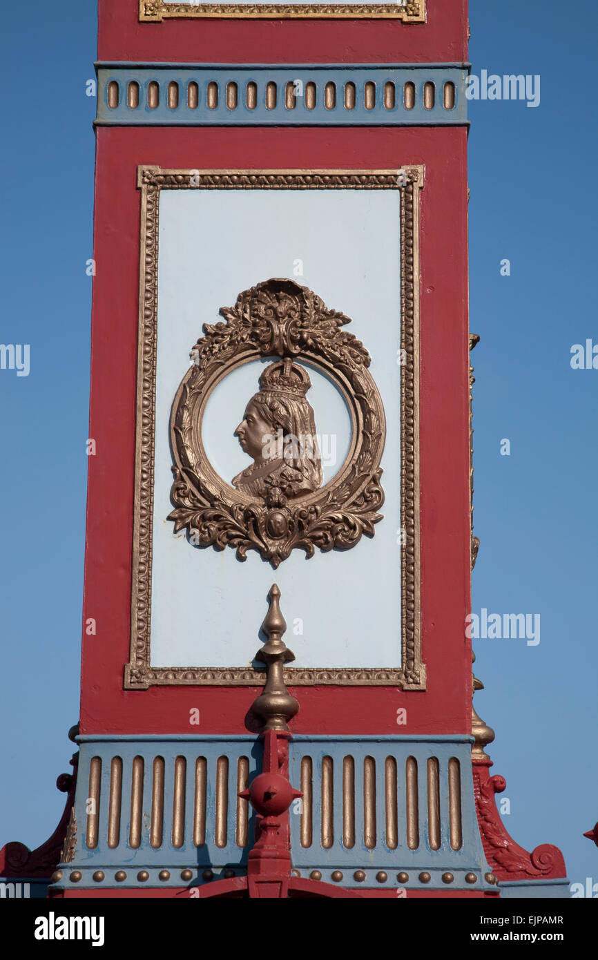 Buste de la reine Victoria, Tour de l'horloge, Weymouth, Dorset, England, UK Banque D'Images