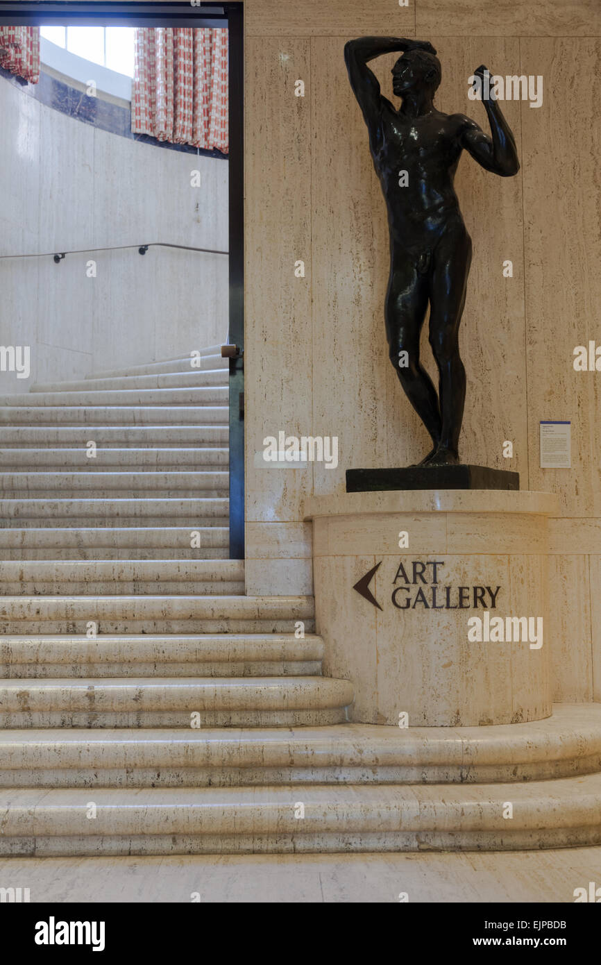 Inscrivez-vous pour l'art gallery sur un pilier de marbre, de l'intérieur, de l'Institut des Beaux-Arts, Université de l'ARST Brmingham, UK Banque D'Images