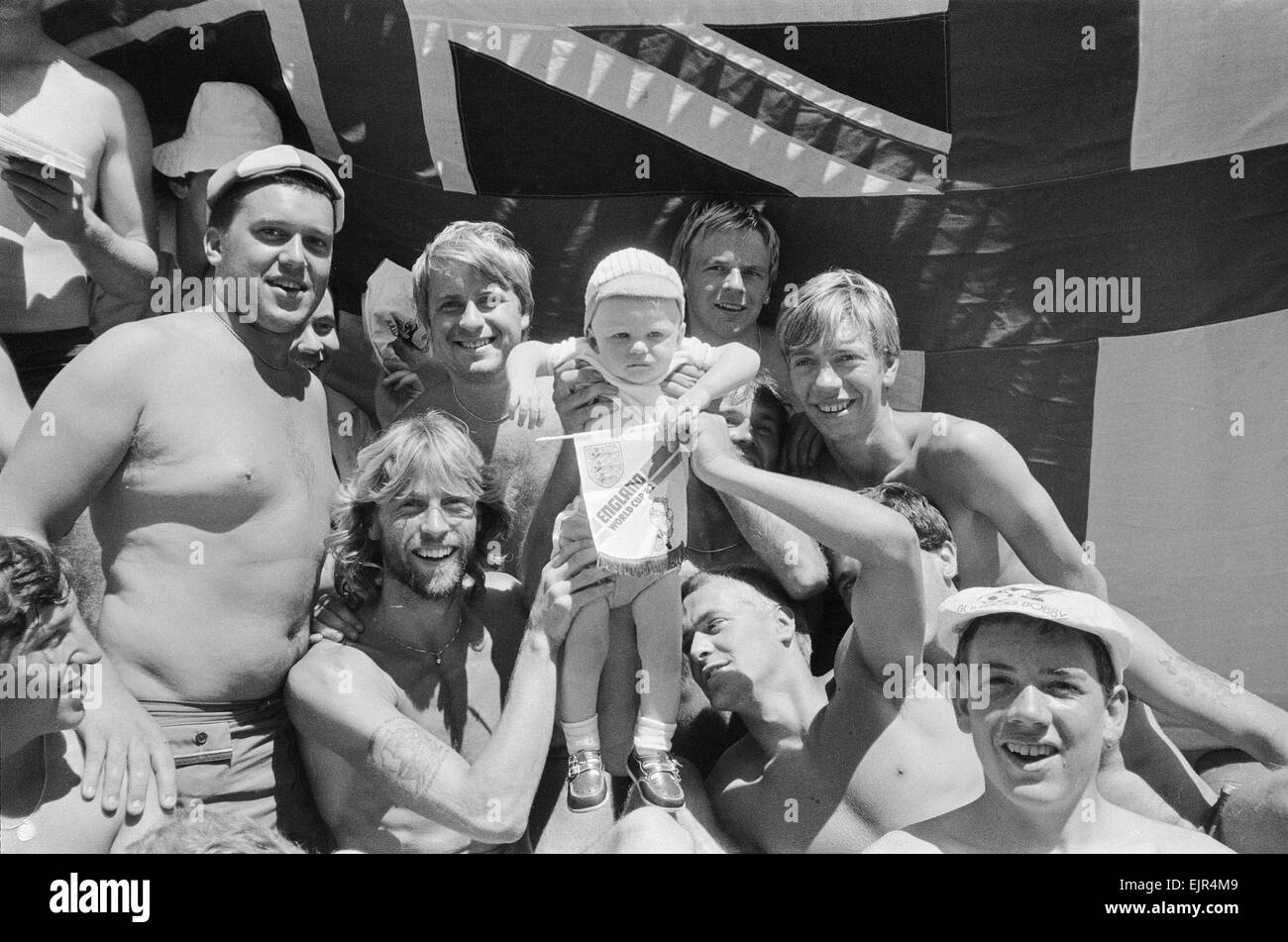 Finales de la Coupe du Monde 1982 en Espagne. French fans pendant le tournoi, combinant la concurrence avec d'une maison de vacances pour la famille. Juin 1982. Banque D'Images