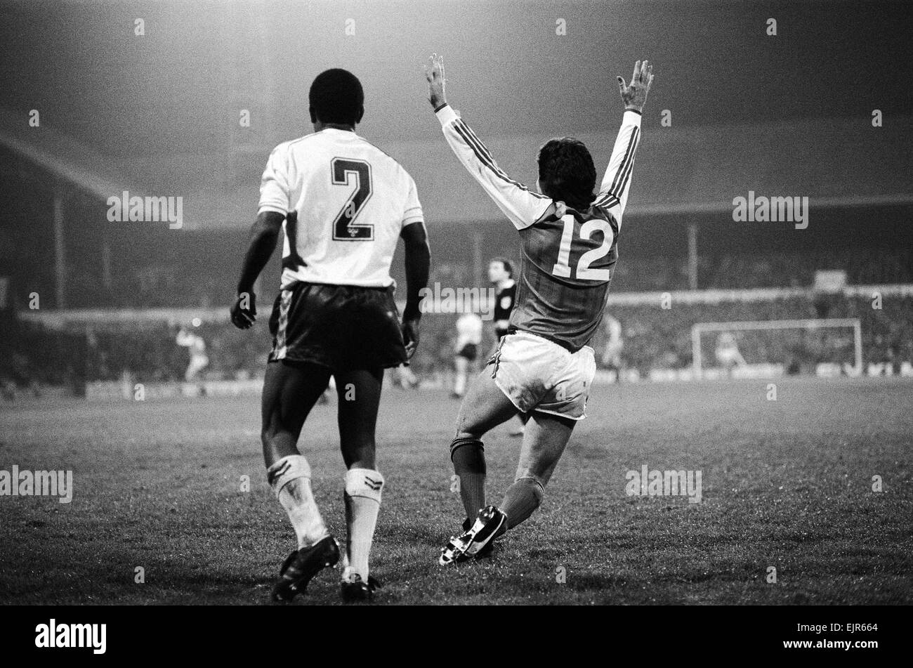 Arsenal v Tottenham Hotspur demi-finale de Coupe de Ligue de deuxième manche replay à White Hart Lane 4 mars 1987. Score final : 1-2 Tottenham Hotspur Arsenal Arsenal est allé jusqu'à la dernière sur l'agrégat 4-3 Banque D'Images