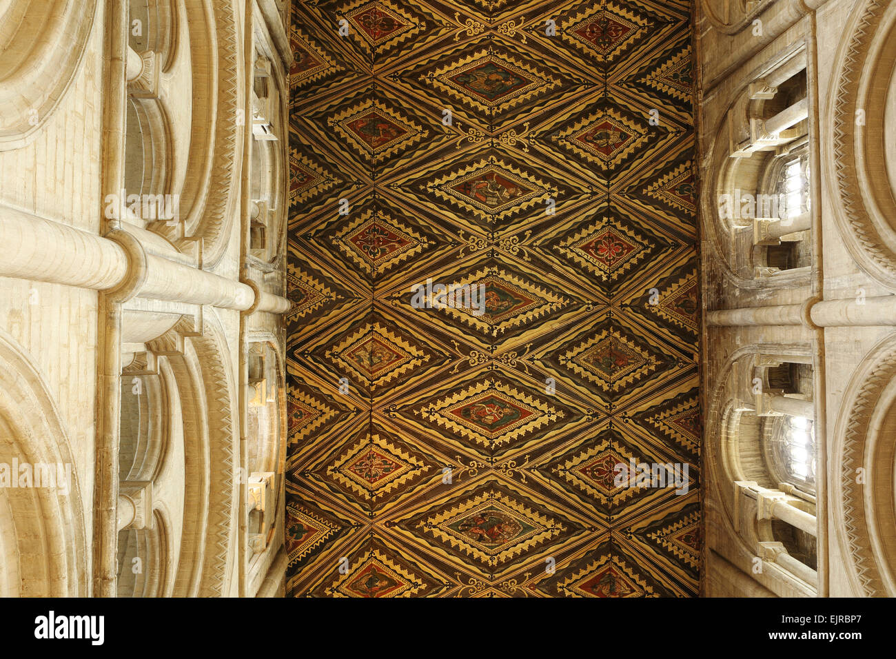 Le plafond en bois orné de la nef dans la Cathédrale de Peterborough, en Angleterre. Banque D'Images