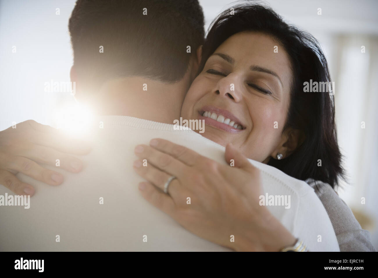 Close up of couple hugging Banque D'Images