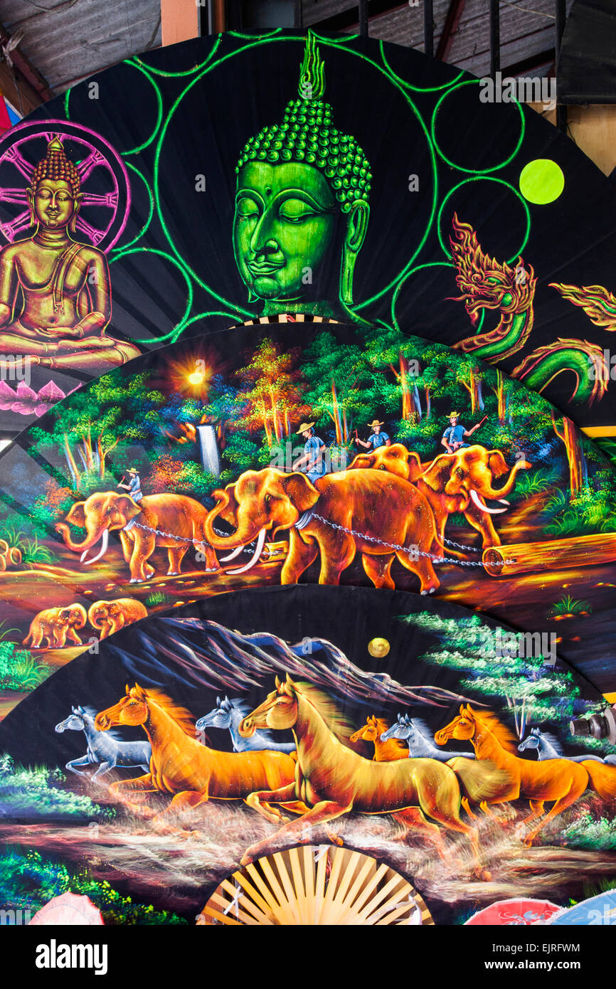 La Thaïlande, Chiang Mai, Borsang Village parapluie géant, l'affichage des Fans Banque D'Images La Thaïlande, Chiang Mai, Borsang Village parapluie géant, l'affichage des Fans Banque D'Images