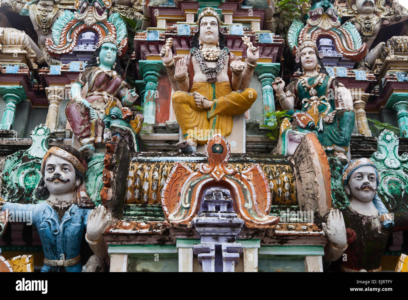 Détail de la divinités hindoues sur un gopuram au Thillai Natarajah Temple de Chidambaram Banque D'Images