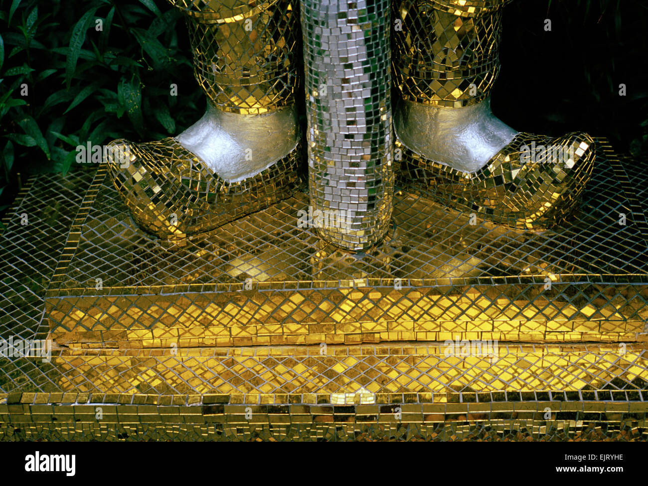 La culture traditionnelle thaïlandaise dans Sukhumvit à Bangkok en Thaïlande en Extrême-Orient asie du sud-est. L'art de l'est oriental statue kitsch voyage wanderlust Banque D'Images