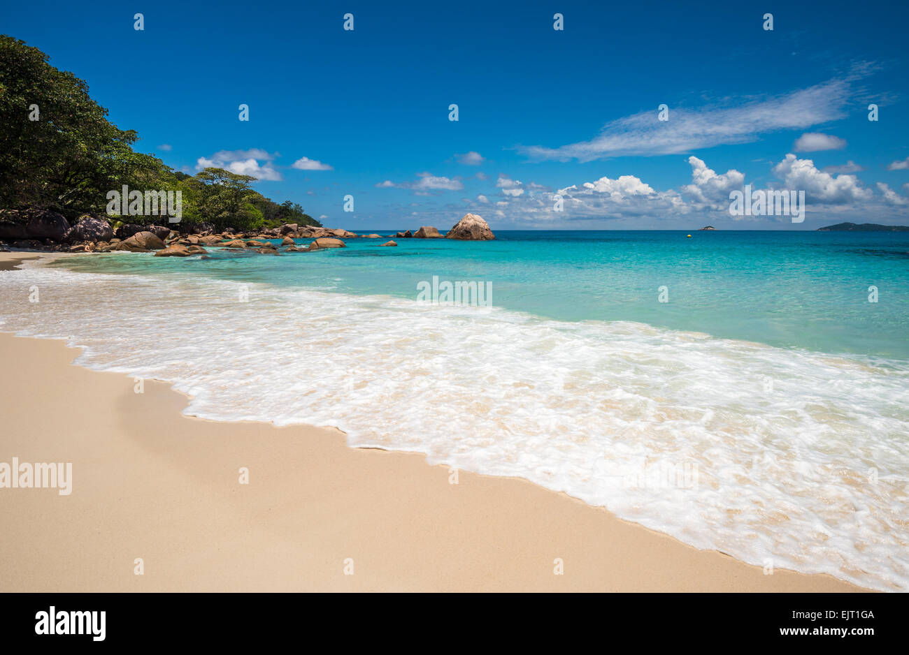 Plage de l'île tropicale, Anse Lazio Praslin, Seychelles Banque D'Images