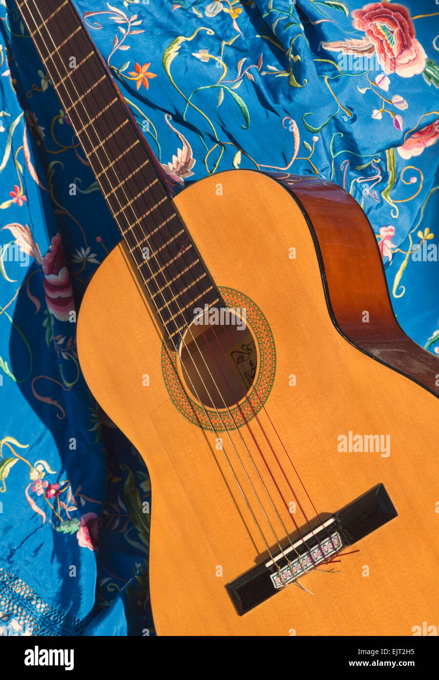 Guitare espagnole Banque de photographies et d'images à haute résolution -  Alamy
