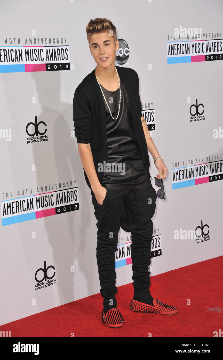 LOS ANGELES, CA - 18 NOVEMBRE 2012 : Justin Bieber à la 40e anniversaire de l'American Music Awards au Nokia Theatre la vivre. Banque D'Images