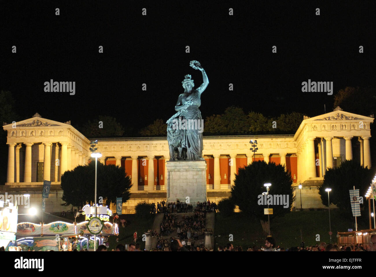 Jour 7 à l'Oktoberfest 2014 (Wiesn) comprend : Avenir Où : Munich, Allemagne Quand : 27 mai 2014 Banque D'Images