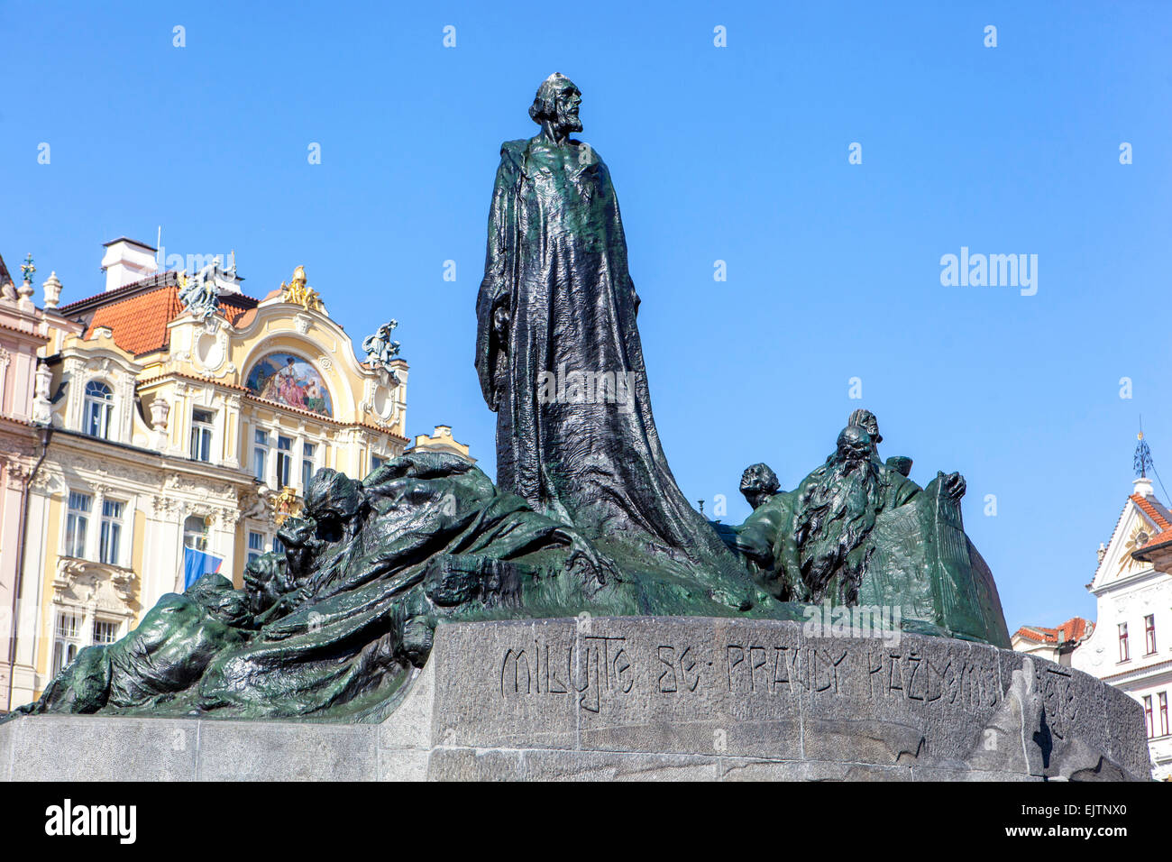 Jan Hus, sculpture statue de Jan Hus Old Town Square Prague République Tchèque Banque D'Images