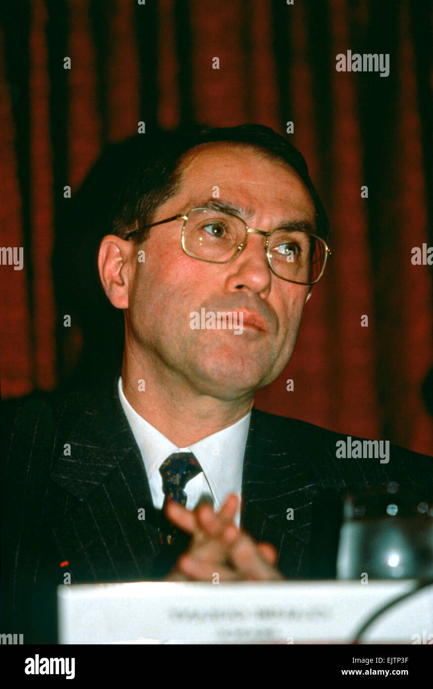 Le ministre français de l'intérieur Claude Gueant, 12 octobre 1997 à Washington, DC. Banque D'Images