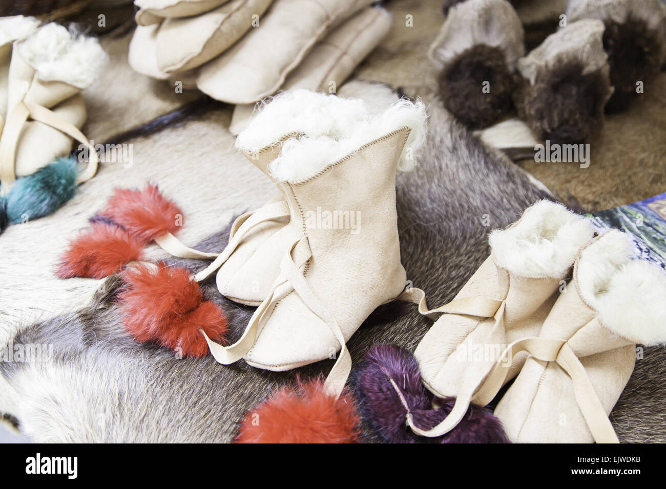 Eskimo chaussures, vêtements pour de très basses températures, pôle nord  Photo Stock - Alamy