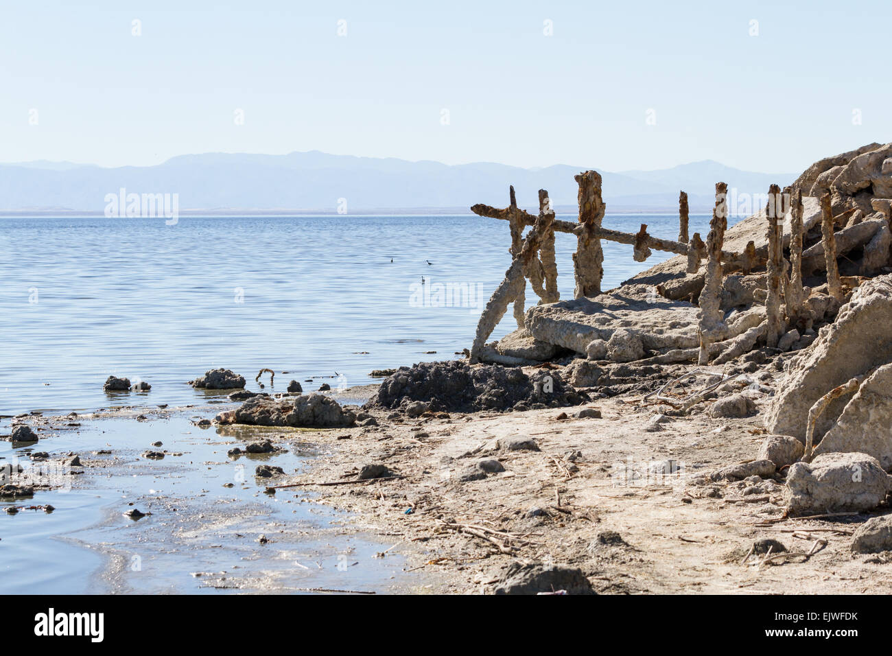 La demeure et l'article images de la ville autrefois populaires Bombay Beach dans la mer de Salton, la Californie. Banque D'Images