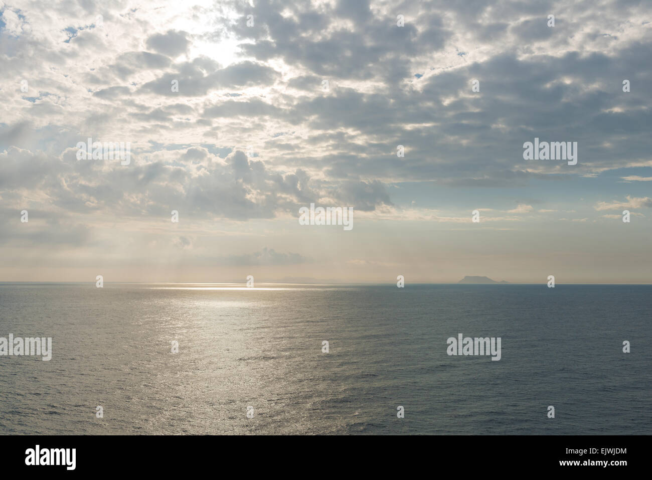 Tôt le matin, au large de la côte nord de l'île Hispaniola Banque D'Images