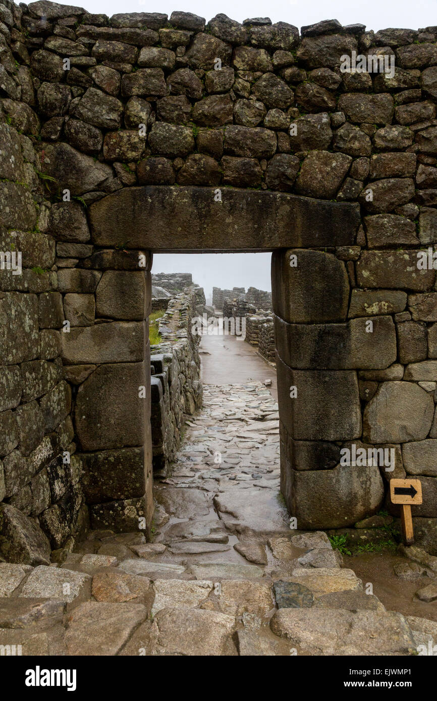 Au Pérou, le Machu Picchu. Entrée principale dans la ville. Banque D'Images