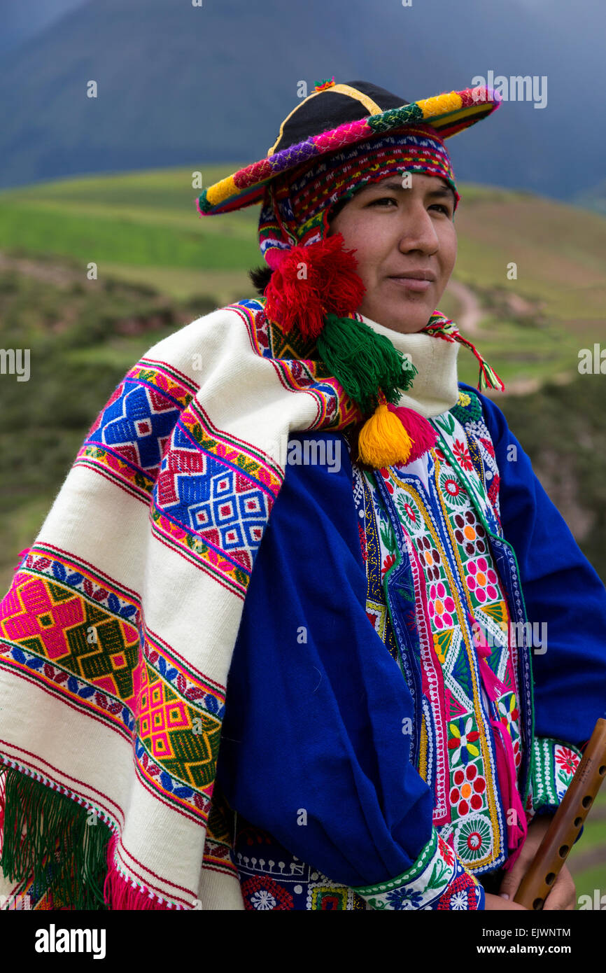 Pérou, Moray, vallée de l'Urubamba. Musicien Quechua du Parador de Moray. Banque D'Images