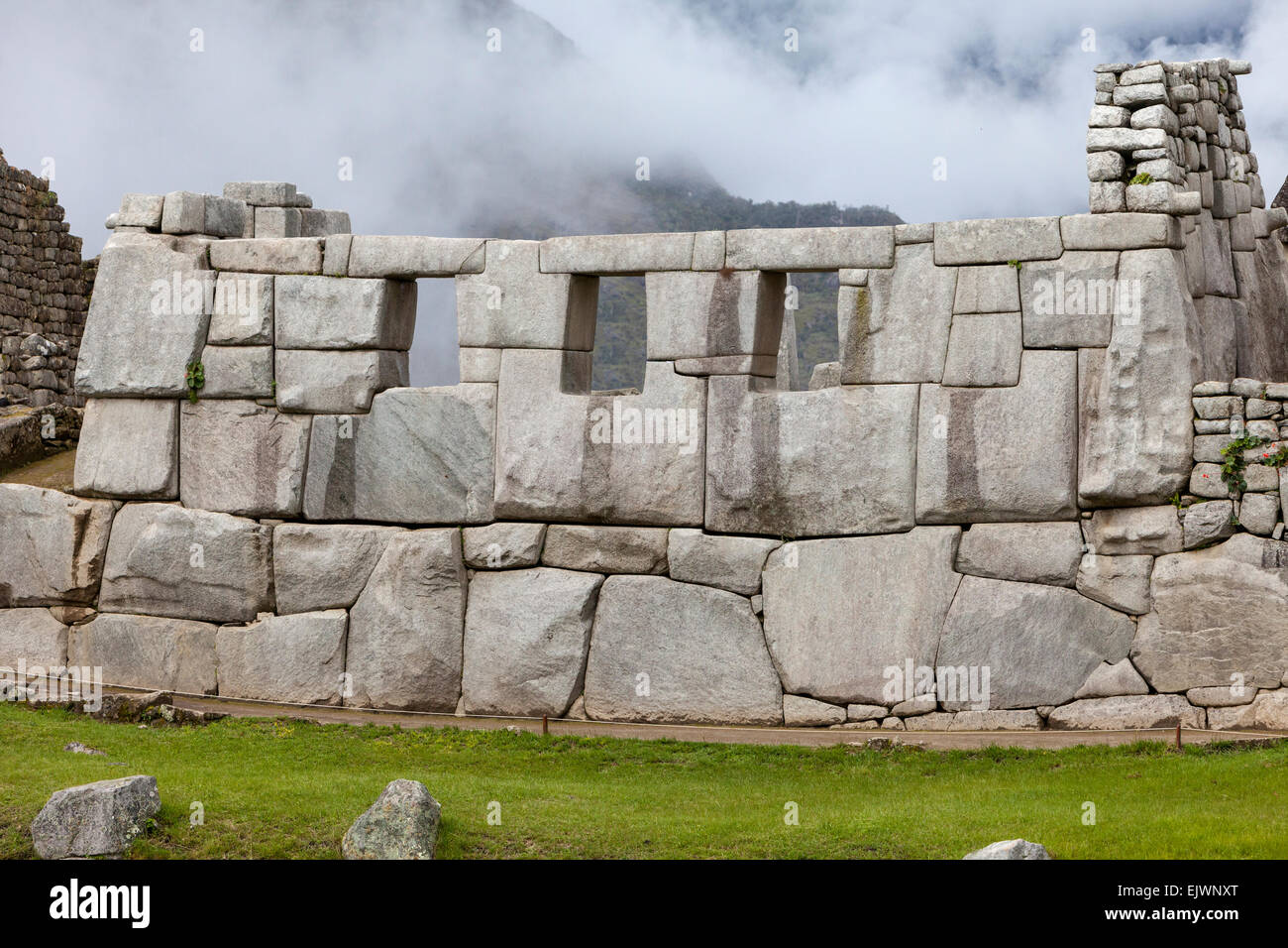 Au Pérou, le Machu Picchu. Temple de trois fenêtres. Banque D'Images