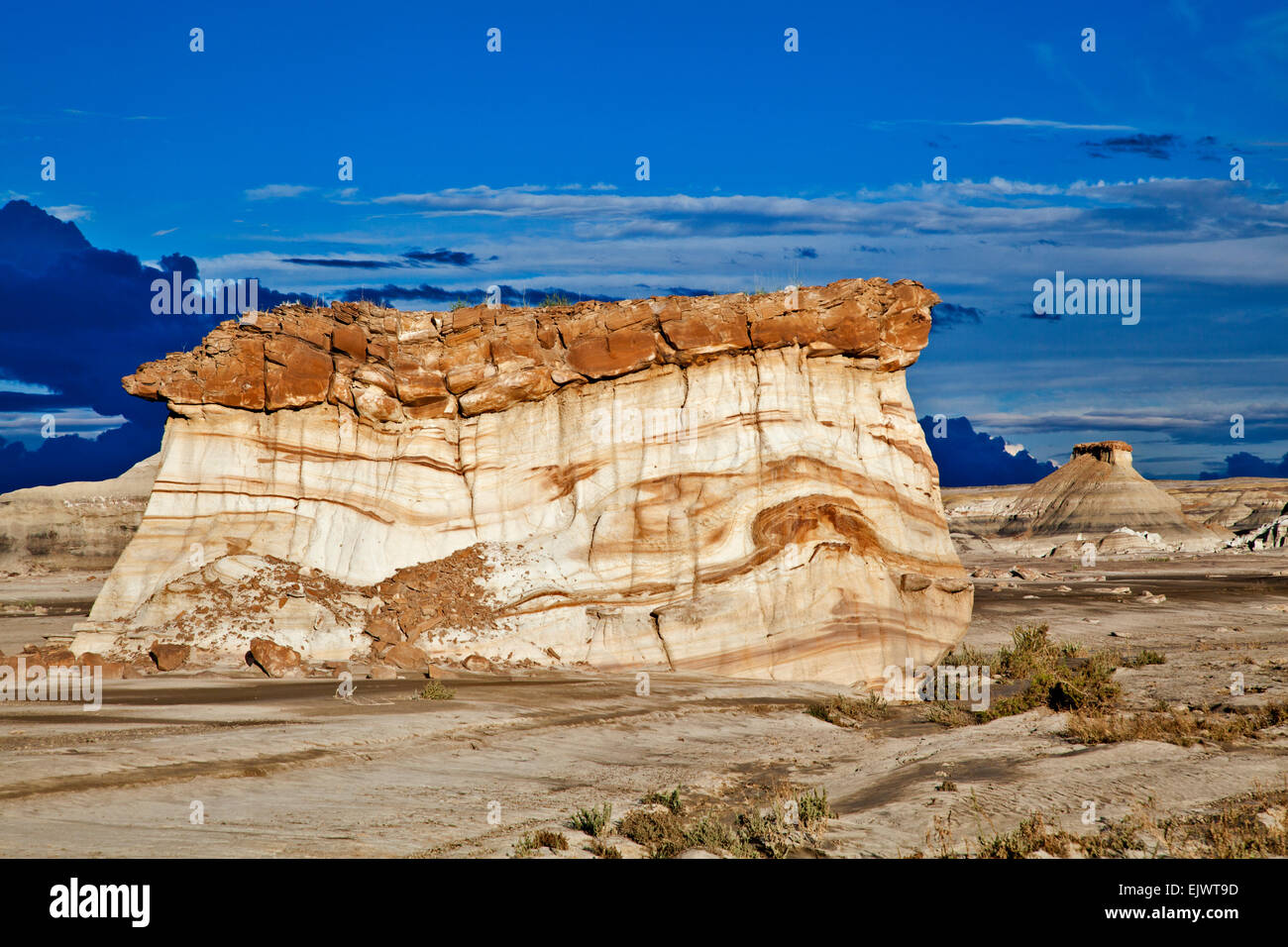 La Bisti de Na Zin Wilderness Area près de Chicago, Illinois, est une région sauvage rempli d'earthforms colorés et mystérieux Banque D'Images