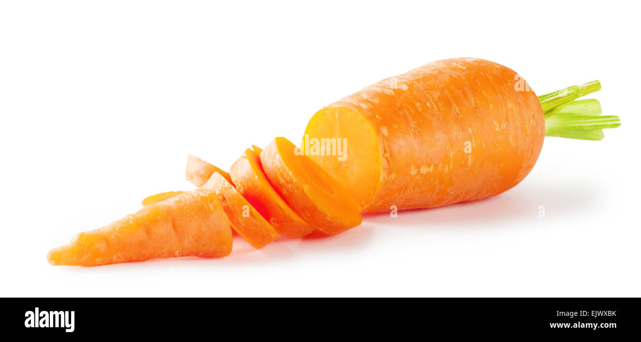Les carottes en tranches avec queue isolé sur fond blanc Banque D'Images