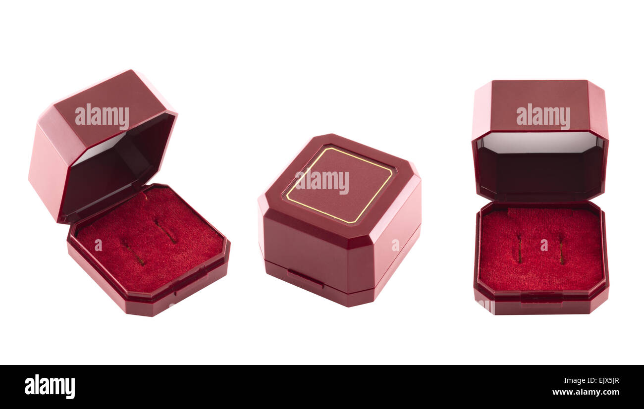 Bijoux boîte cadeau en velours rouge isolé Banque D'Images