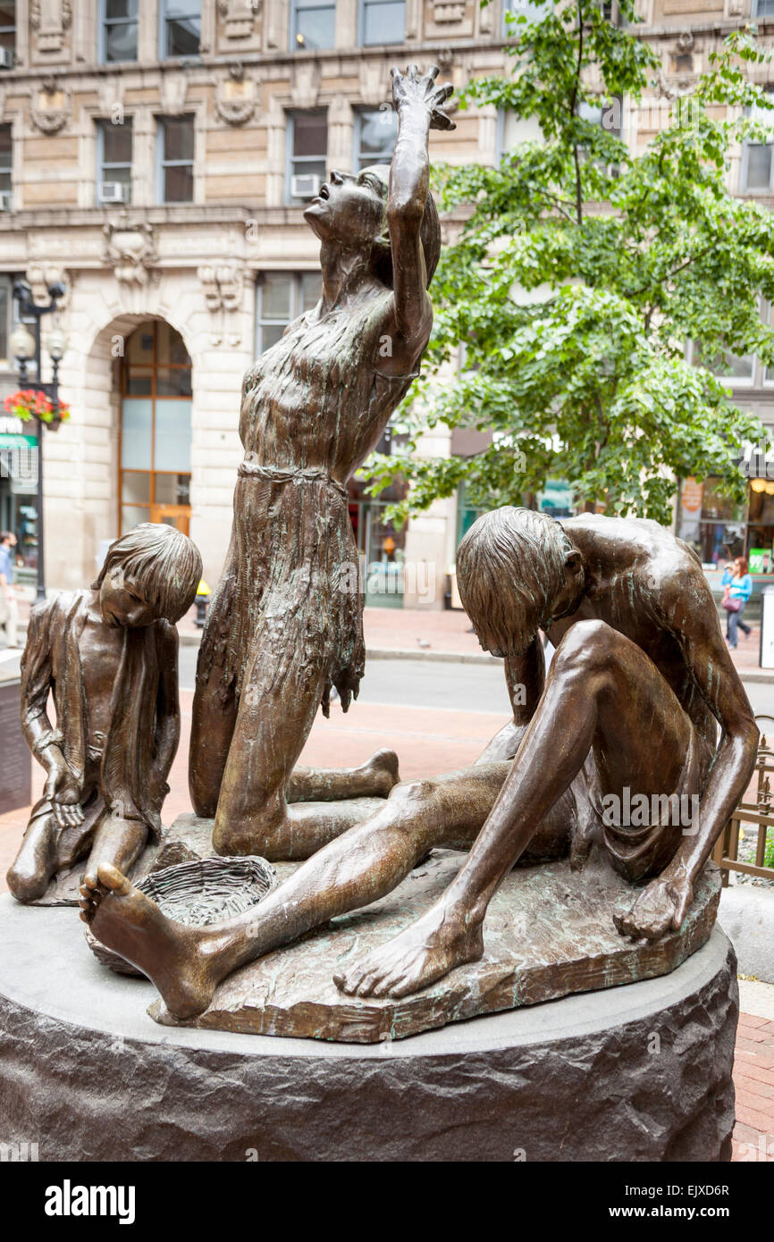 L'un des Boston Irish potato Famine Memorial Sculptures, Washington Street, Boston, Massachusetts, USA Banque D'Images