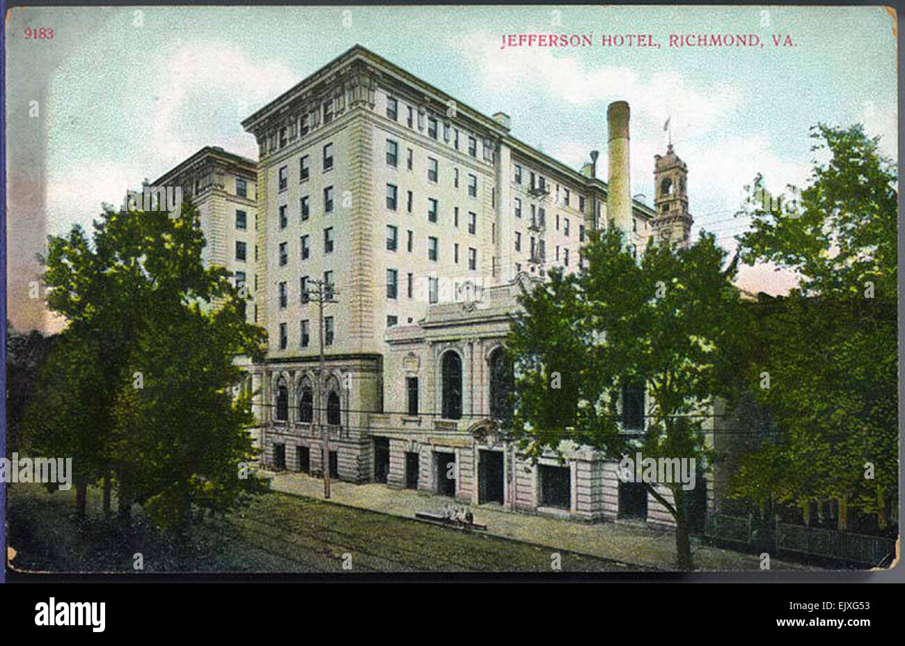 Cette collection de cartes postales vintage présente Richmond, en Virginie, au début du XXe siècle, y compris le Jefferson Hotel. Ces images offrent un aperçu historique de l'architecture et de la vie sociale de l'époque. Banque D'Images