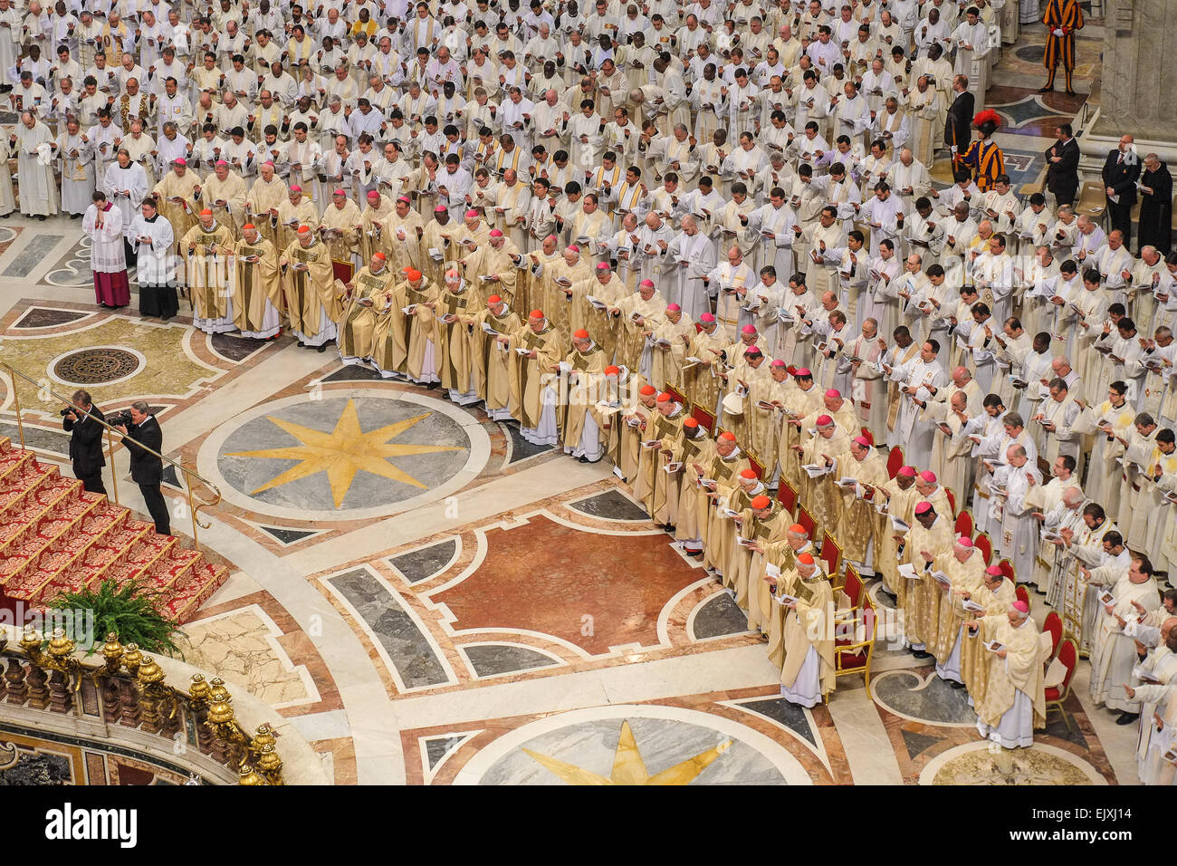 La cité du Vatican. Apr 02, 2015. Le pape François, Messe chrismale 2015 - Crédit : Realy Easy Star/Alamy Live News Banque D'Images