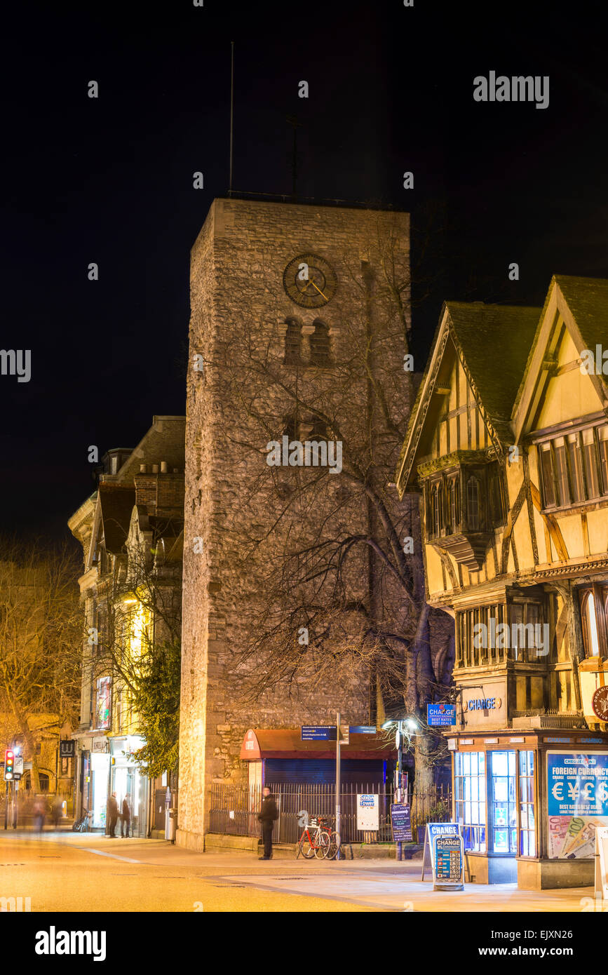 St Michael à l'entrée Nord est une église sur Cornmarket Street, Oxford et est le plus ancien bâtiment de la ville Banque D'Images