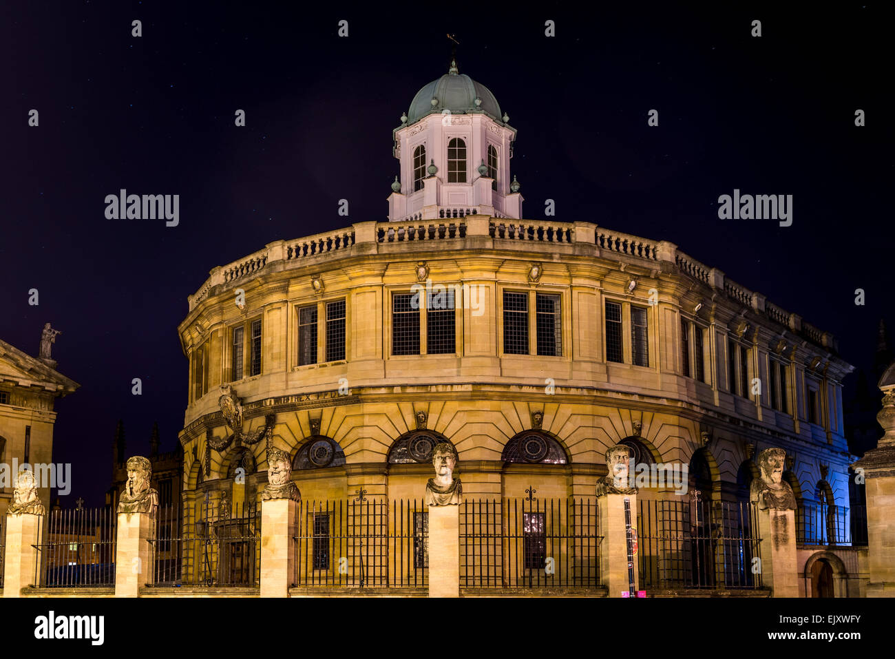 Le Sheldonian Theatre est un bâtiment de l'Université d'Oxford, utilisé pour des concerts et des cérémonies de remise de prix, conçus par Christopher Wren Banque D'Images