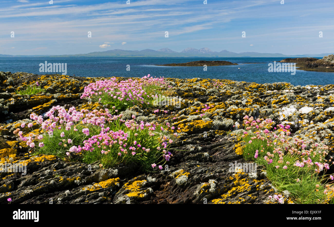Gigha rive avec l'épargne et les roches Banque D'Images