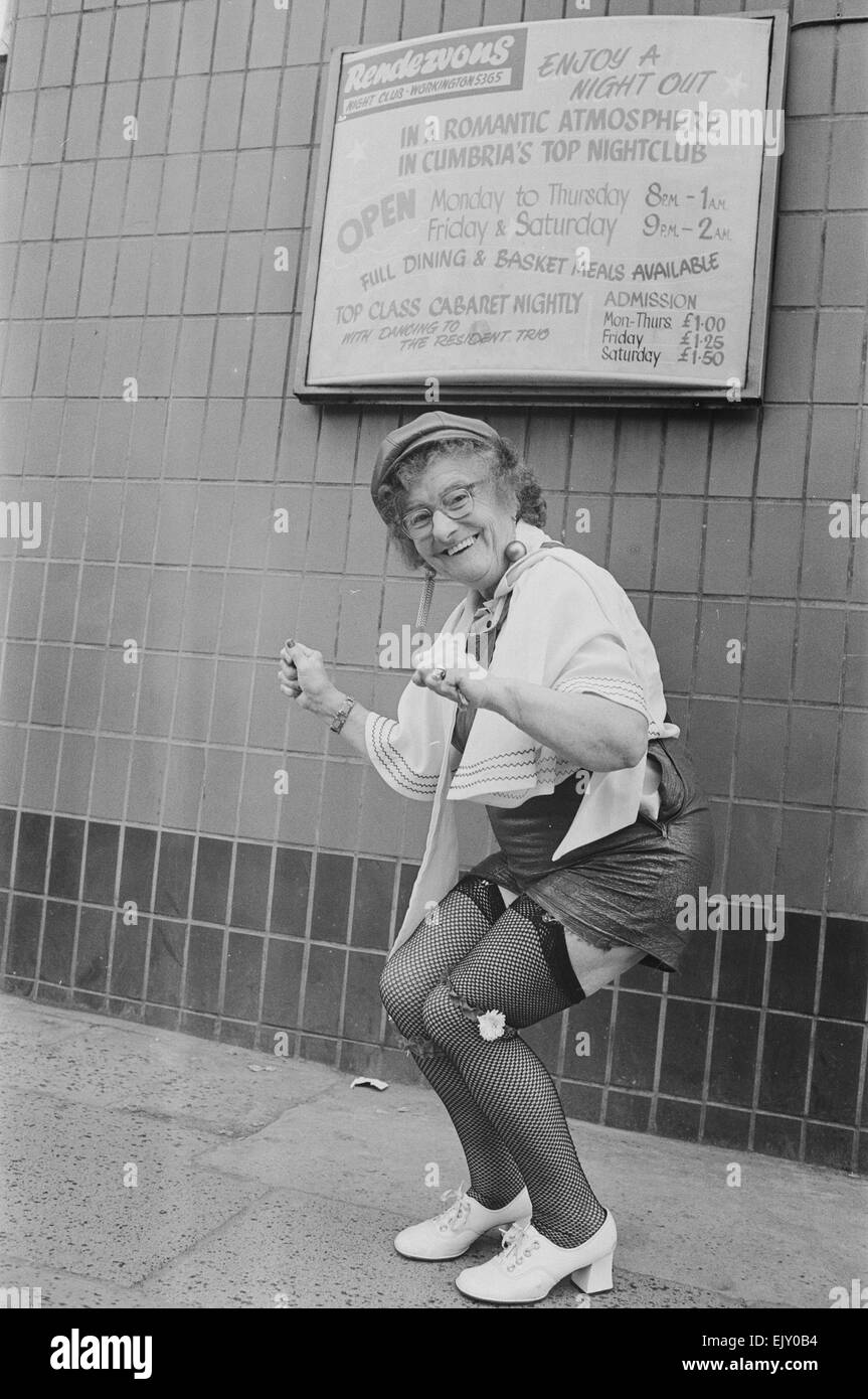 Mamie danse Jenny Gorman montre de ses certains de ses mouvements. 6e mai 1979. Banque D'Images