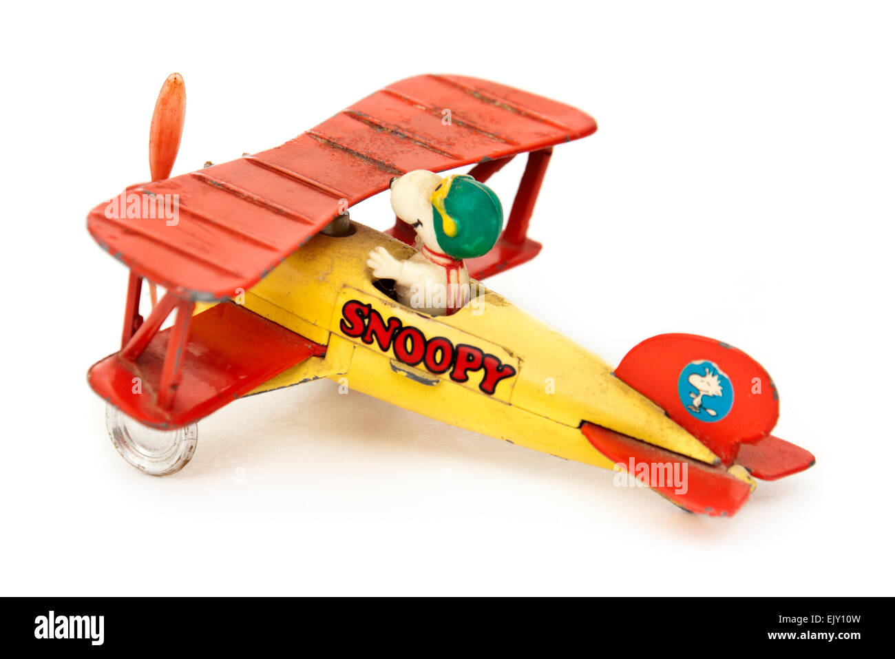 Snoopy (le chien de Charlie Brown dans les arachides bande dessinée) vintage diecast toy airplane par Aviva Toy Co. de 1965 Banque D'Images