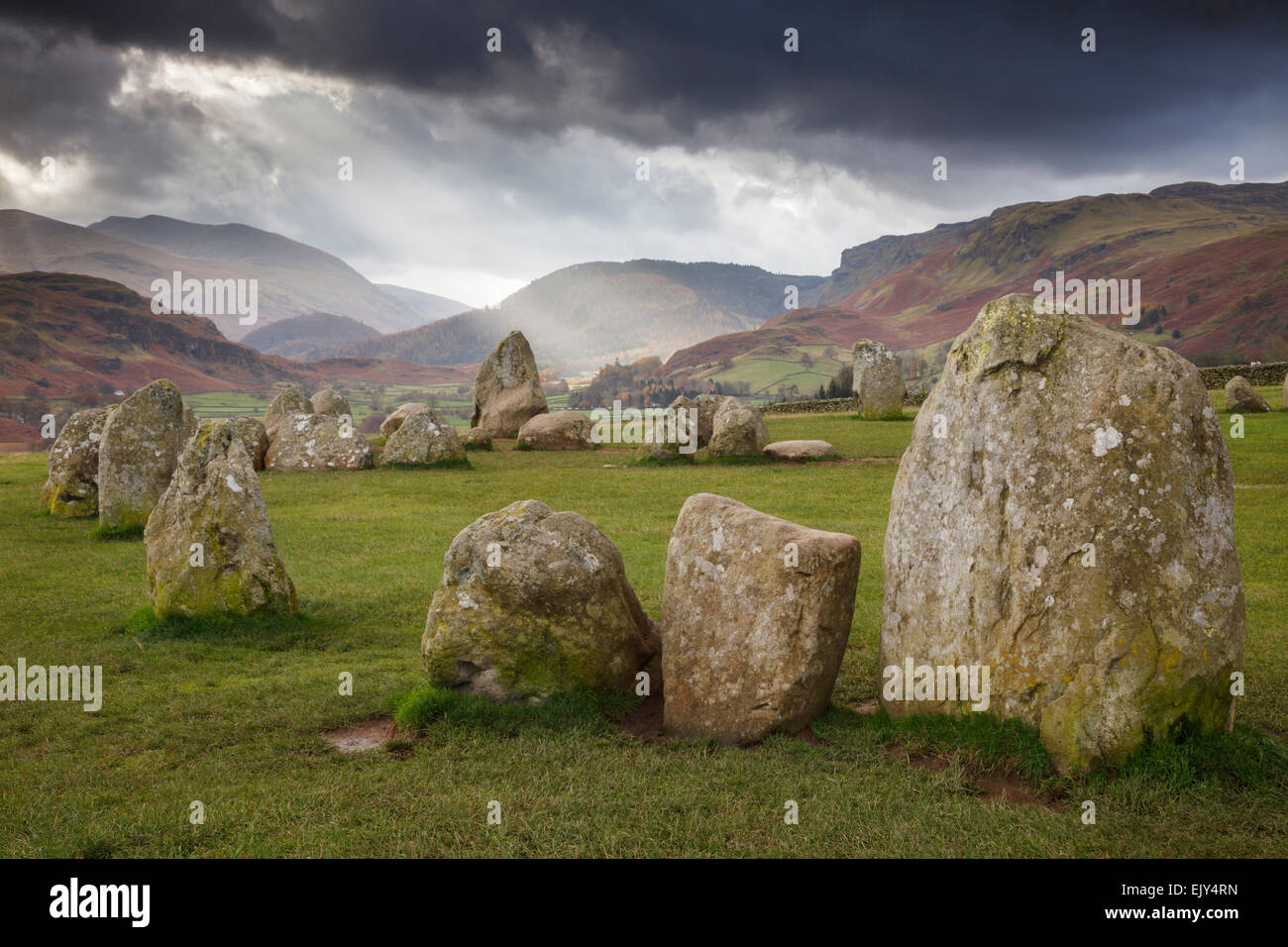Cercle de pierres de Castlerigg dans le Parc National de Lake District. Banque D'Images