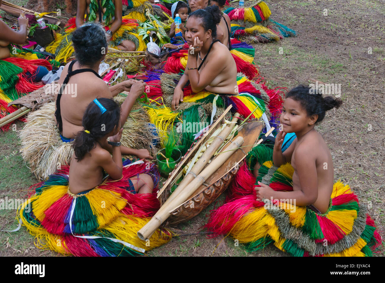 Les filles de Yap en vêtements traditionnels, l'île de Yap (États fédérés de Micronésie Banque D'Images