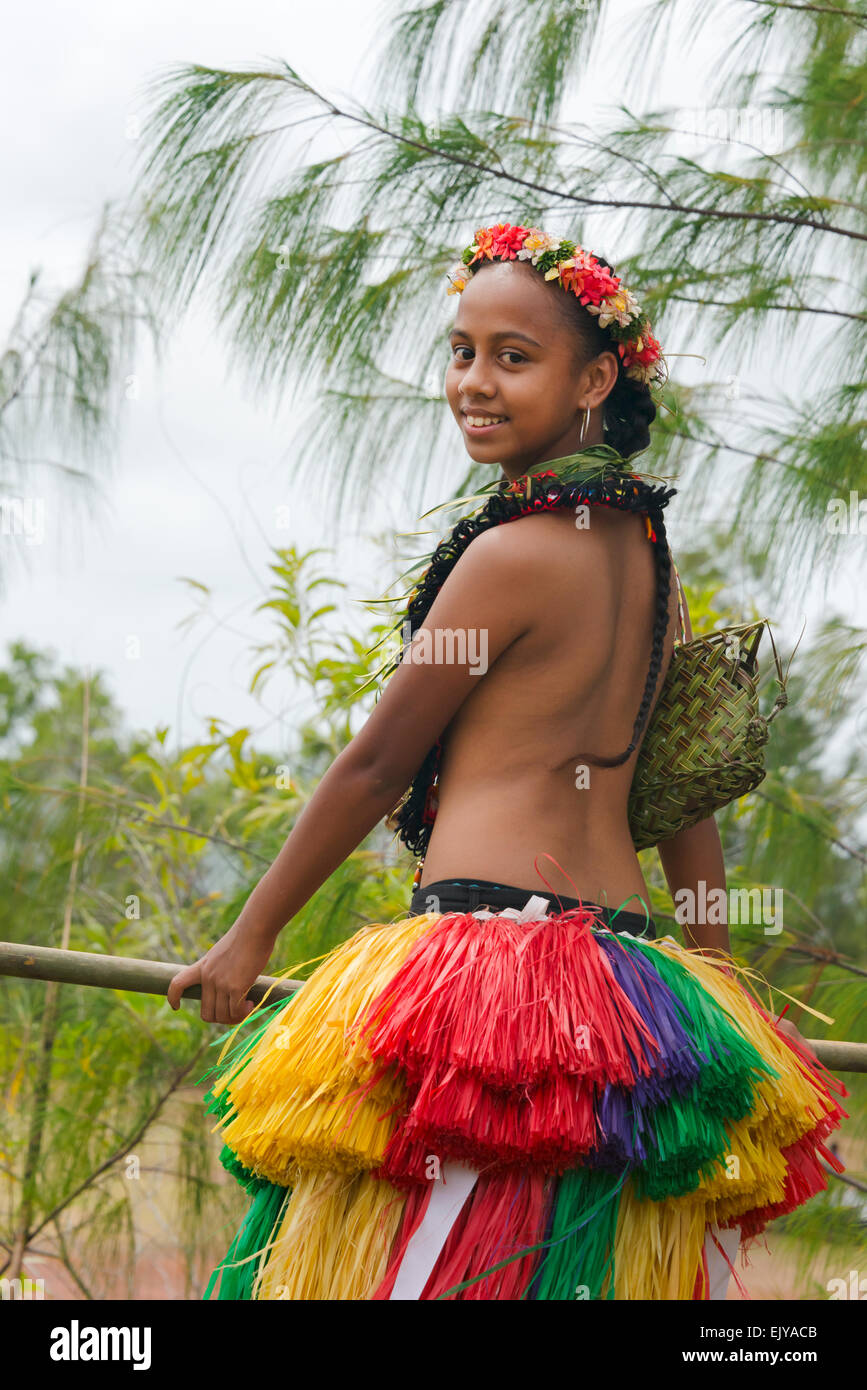 Fille de Yap en vêtements traditionnels, l'île de Yap (États fédérés de Micronésie Banque D'Images