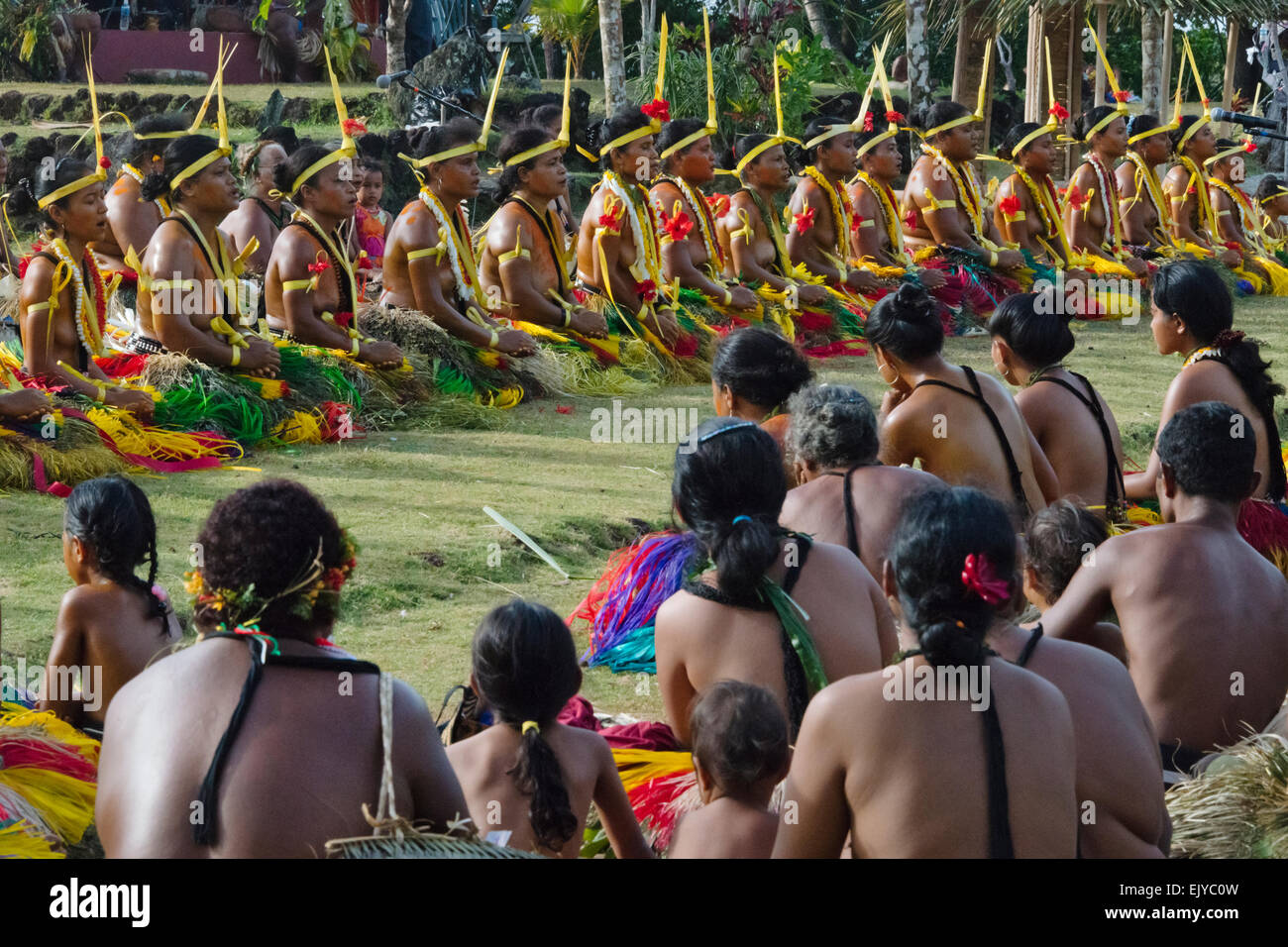 Regarder les gens de Yap Yap jour Festival performance, l'île de Yap (États fédérés de Micronésie Banque D'Images