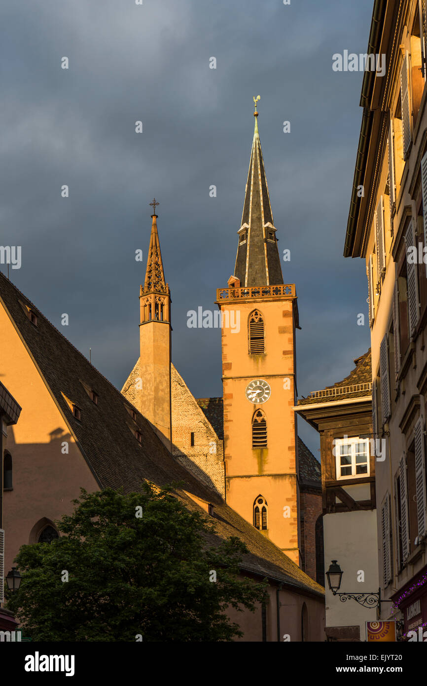 Soleil du matin sur l'Eglise à Strasbourg, France Banque D'Images
