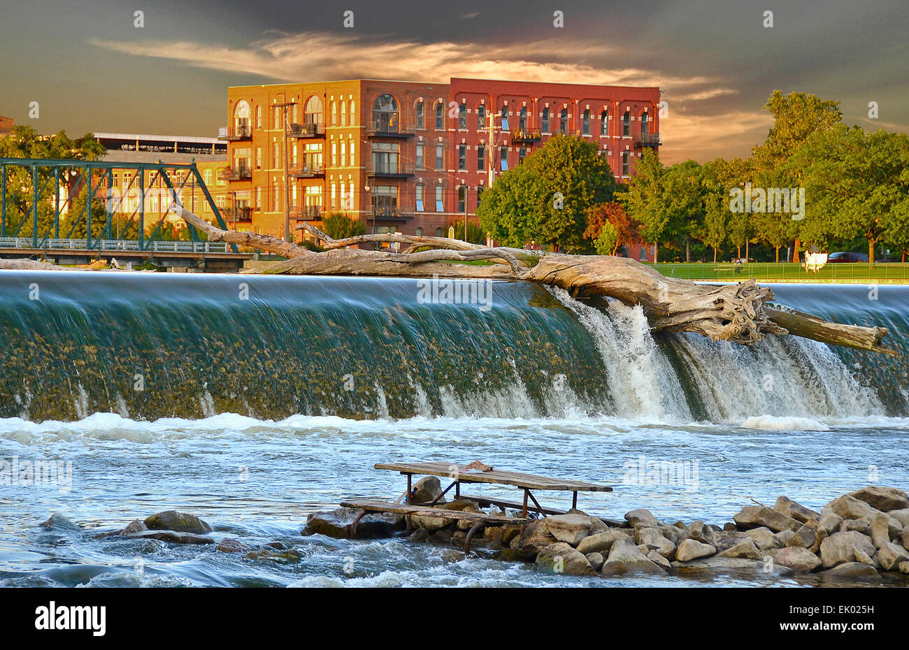 Connectez-vous sur un barrage à Grand Rapids, Michigan Banque D'Images
