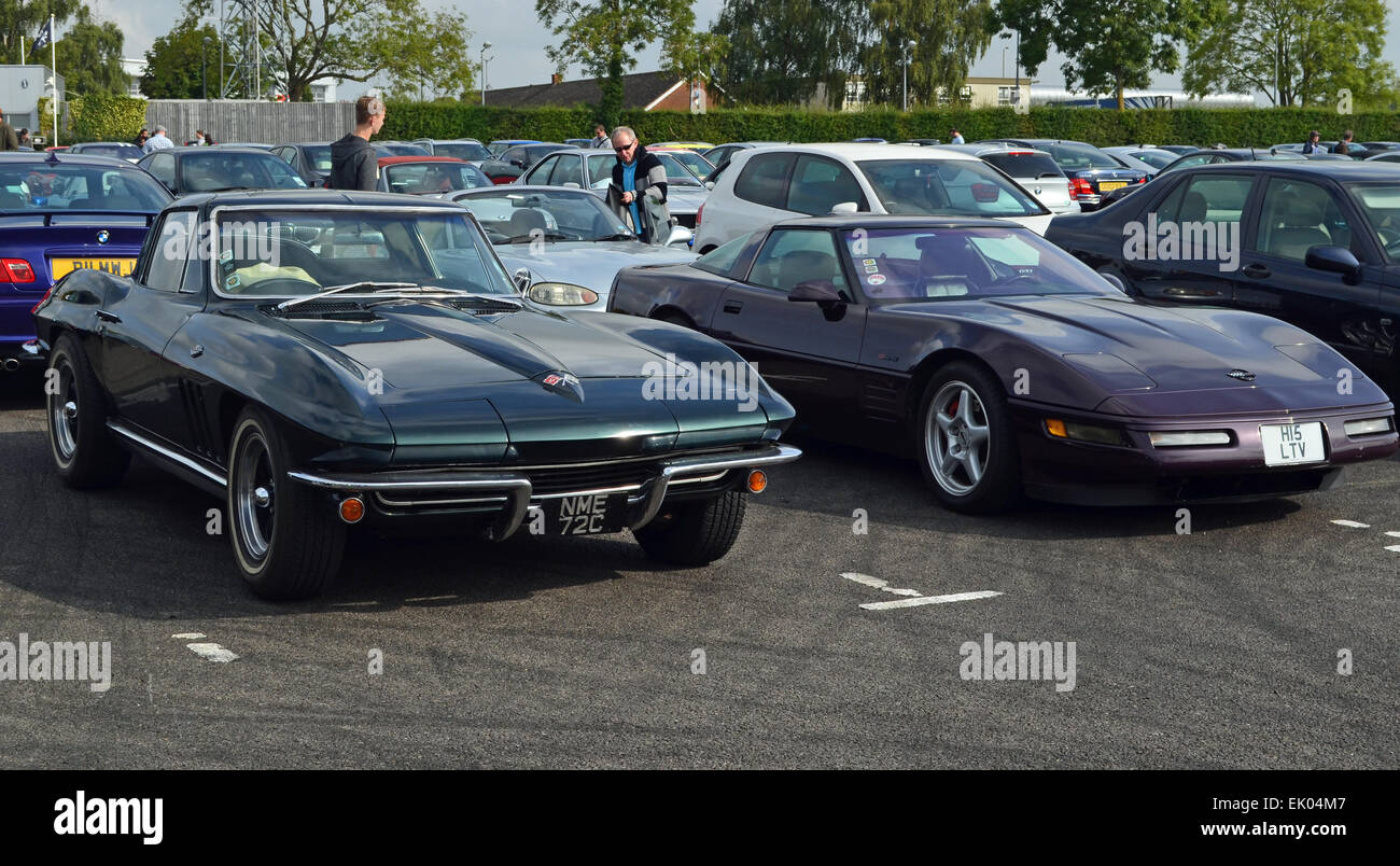 1960 Chevrolet Corvette Stingray et 1980 Chevrolet Corvette C4 Banque D'Images