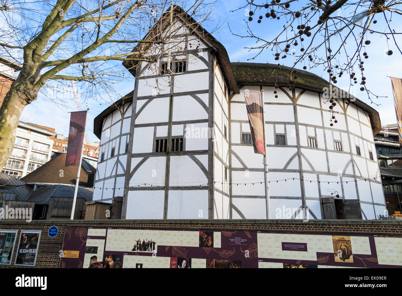 Le Globe Theatre, associé à William Shakespeare, Bankside sur la rive sud de l'Embankment, London SE1 Banque D'Images