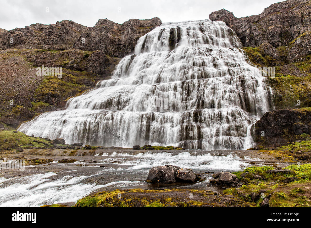 Vue de la cascade de Dynjandi Westfjords de l'Islande. Banque D'Images