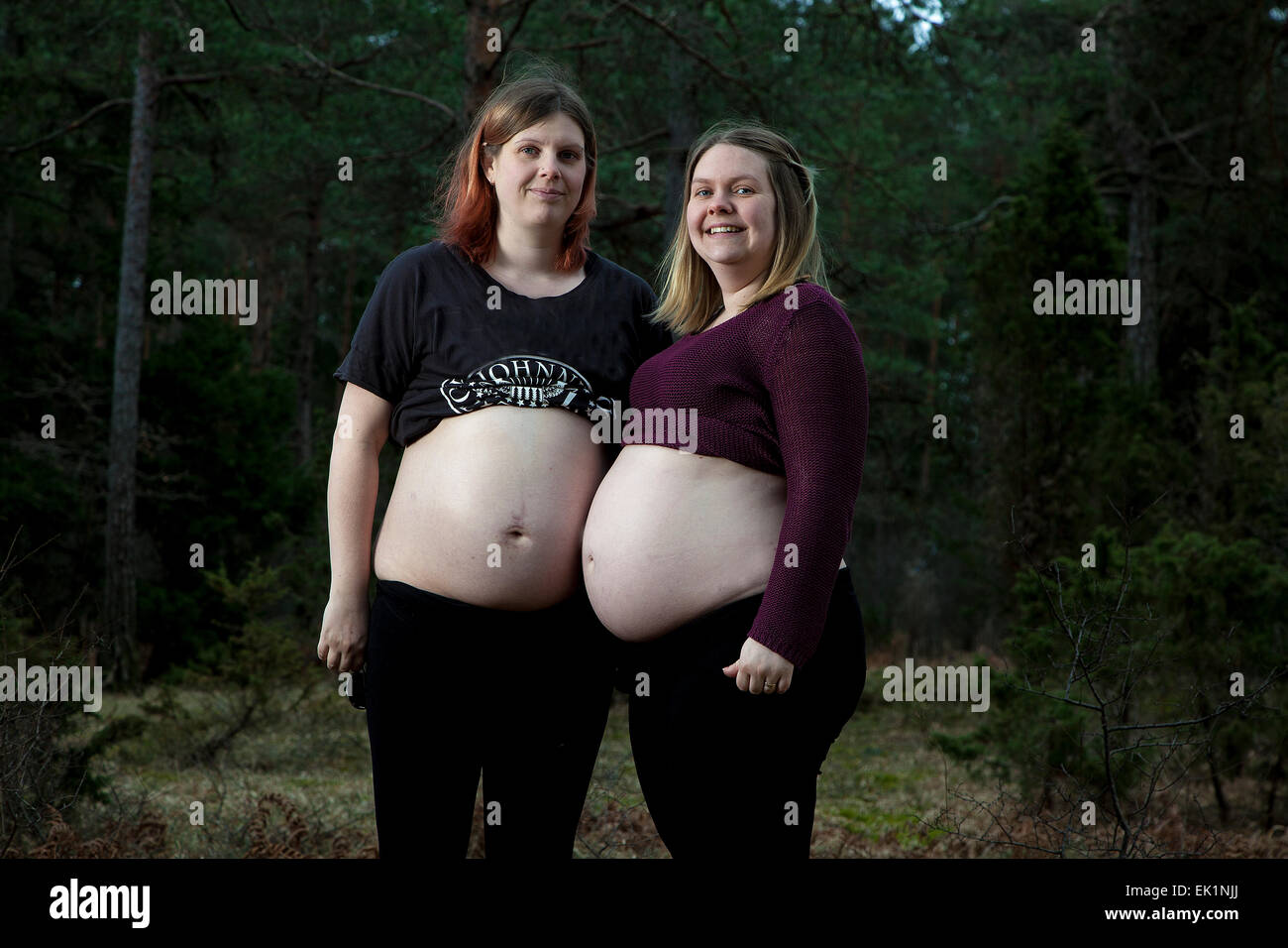 Deux sœurs enceintes Banque D'Images