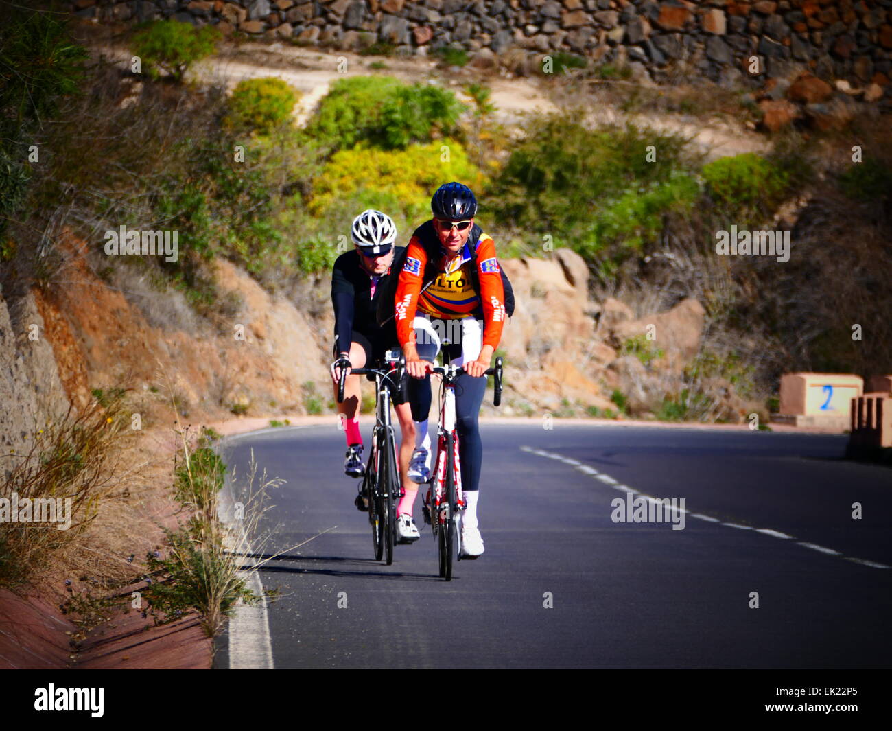 Vilaflor Biker vélo sur la route de l'île de Tenerife Îles Canaries Espagne Banque D'Images