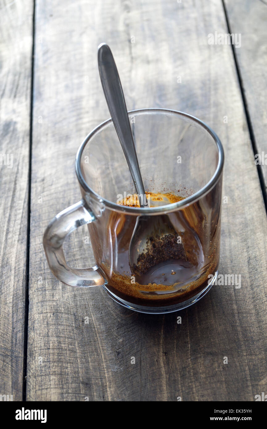 Tasse à café et une cuillère à table, ce concept de café Banque D'Images