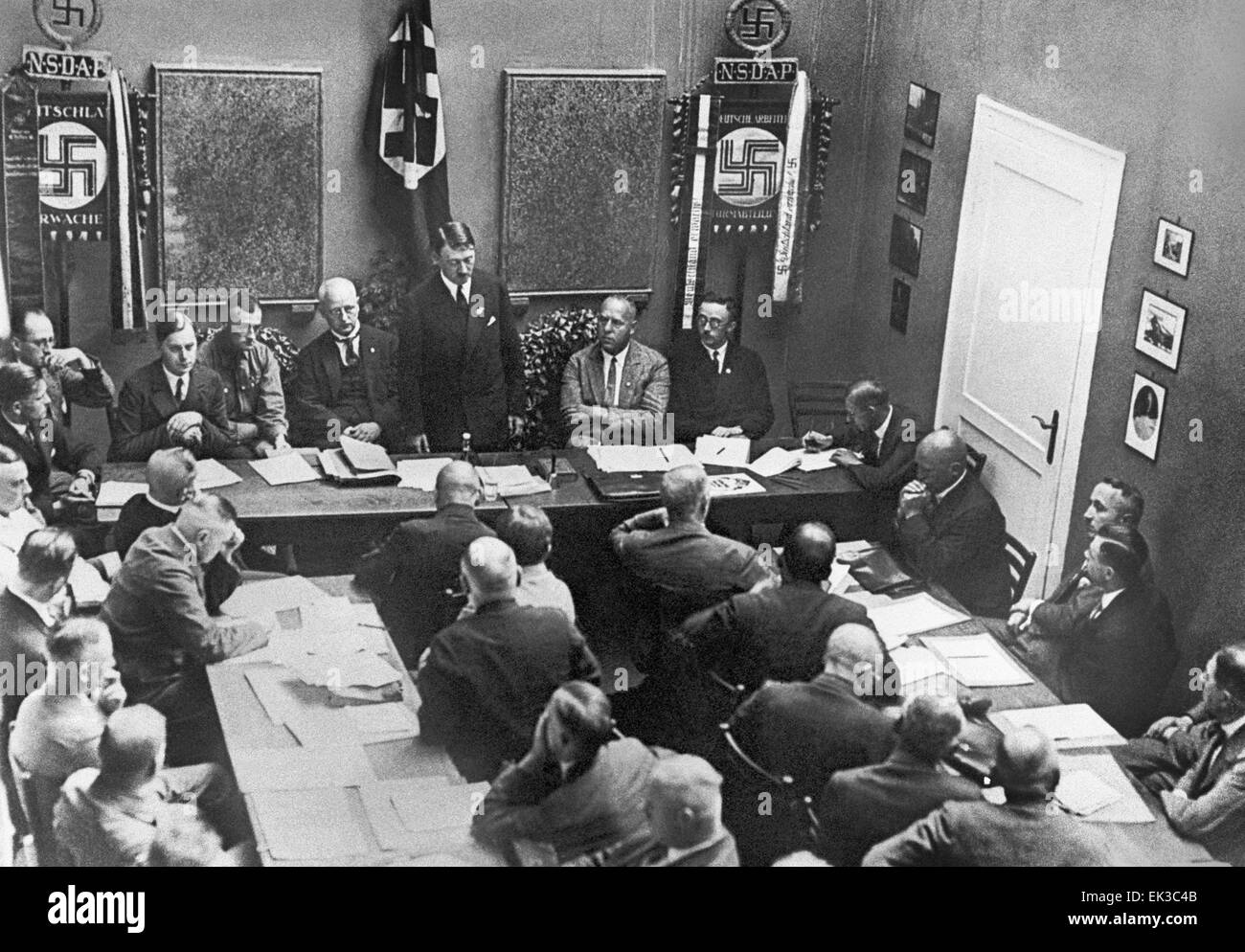 Parti National Socialiste Des Travailleurs Allemands Adolf Hitler And Heinrich Himmler Banque d'images noir et blanc - Alamy