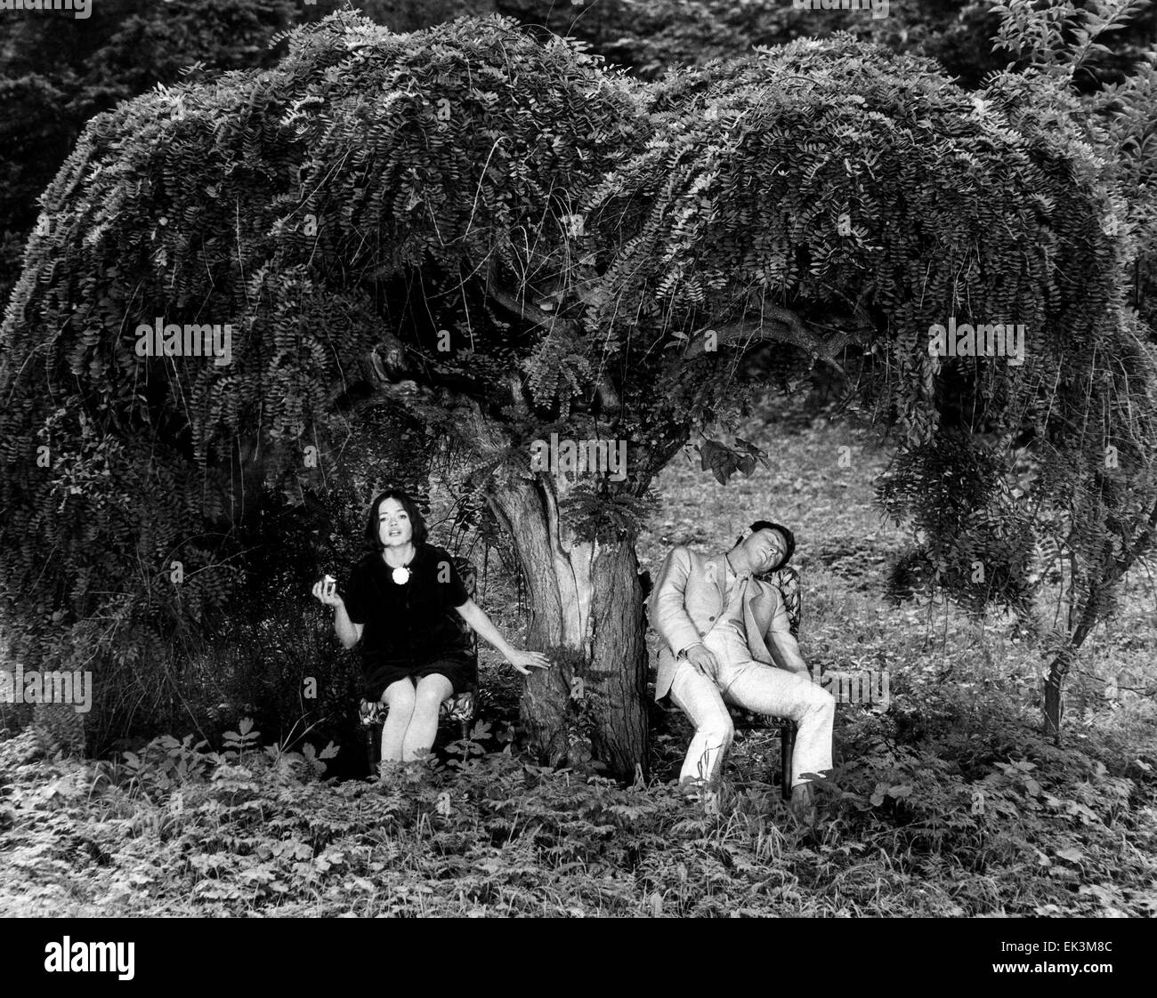 Jitka Novakova, Karel Novak, sur-ensemble du film "Fruit du Paradis" (aka Ovoce Stromu Rajskych jime), 1969 Banque D'Images