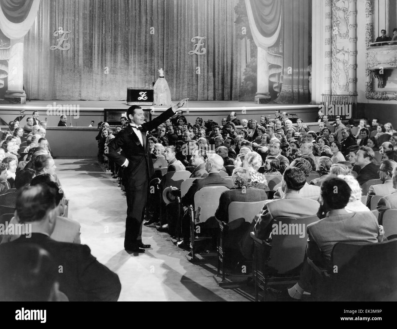 Clark Gable, Laura Hope Crews, (sur scène), sur-ensemble du film 'idiot's Delight', 1939 Banque D'Images